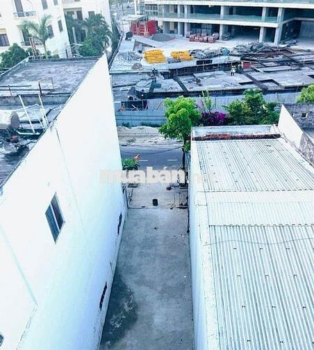 MT Nguyễn Lộ Trạch - đối diện Masterise (100m2)