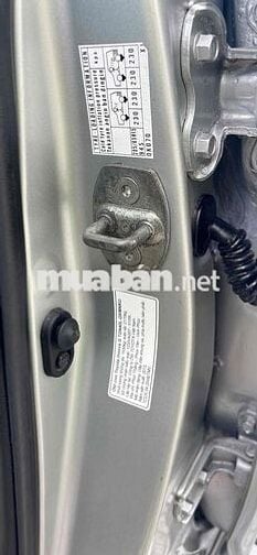 Toyota Innova 2012 2.0G - 180000 km
