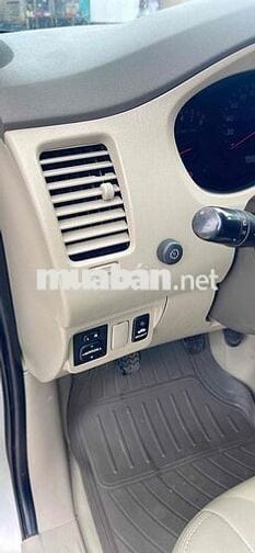 Toyota Innova 2012 2.0G - 180000 km