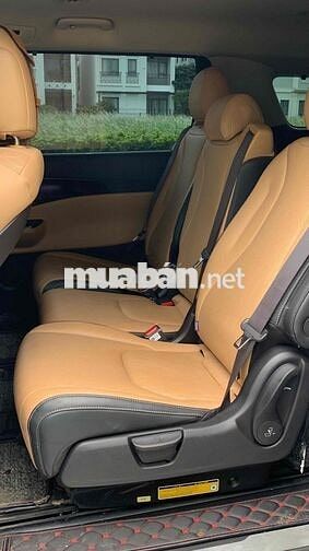 Kia Carnival 2023 Premium 2.2D 8S - 48000 km