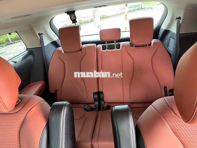 Kia Carnival 2023 Signature 2.2D - 48000 km