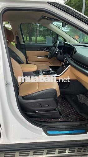 Kia Carnival 2023 Premium 2.2D 8S - 48000 km