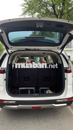 Kia Carnival 2023 Premium 2.2D 8S - 48000 km