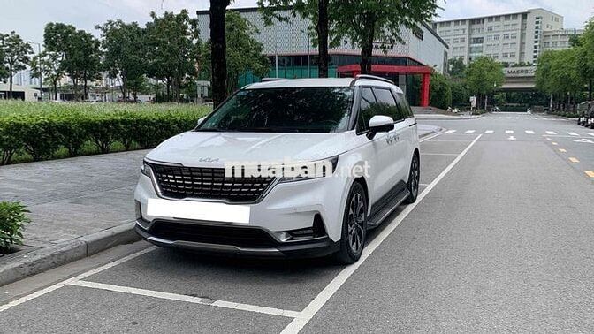 Kia Carnival 2023 Premium 2.2D 8S - 48000 km