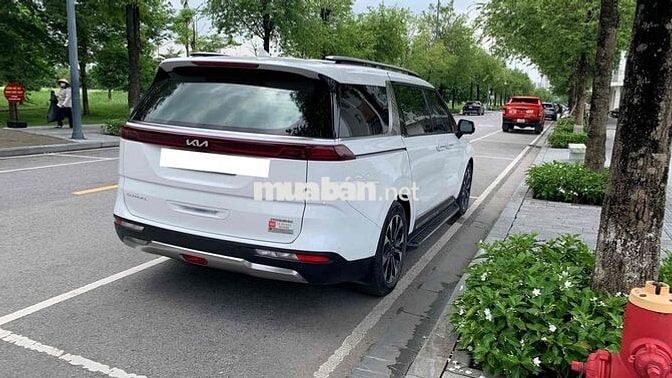 Kia Carnival 2023 Premium 2.2D 8S - 48000 km