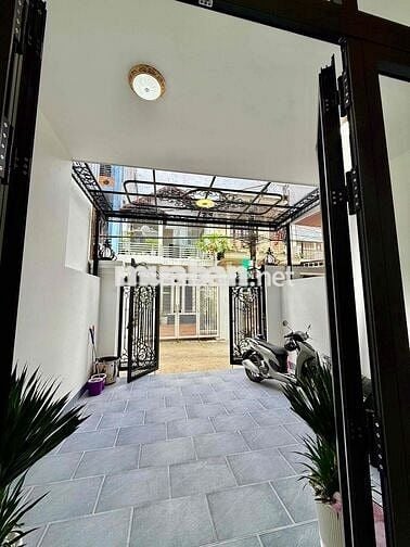 Bán Nhà 2 Tầng Full Nội Thất oto đậu trong sân phan chu trinh giá rẻ
