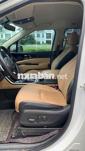 Kia Carnival 2023 Premium 2.2D 8S - 48000 km
