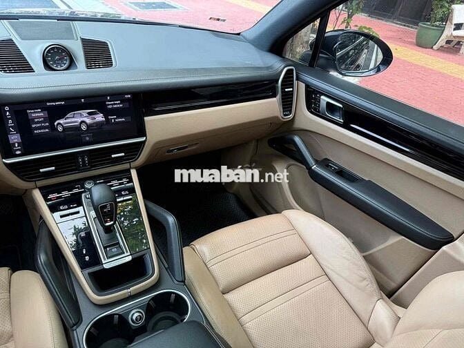 Porsche Cayenne 3.0 V6 model 2019 1 chủ