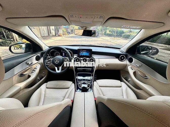Mercedes Benz C180 Model 2021 1 chủ từ đầu