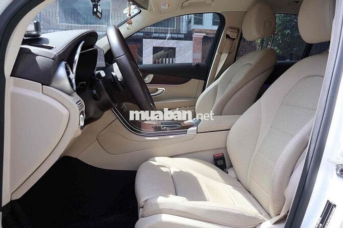 Mercedes Benz GLC200 4matic bản V1 model 2023