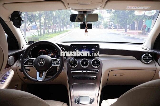 Mercedes Benz GLC200 4matic bản V1 model 2023