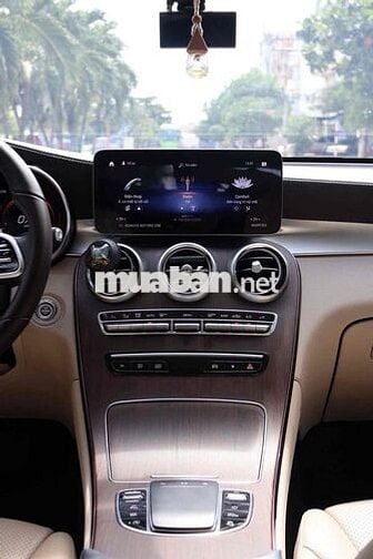 Mercedes Benz GLC200 4matic bản V1 model 2023