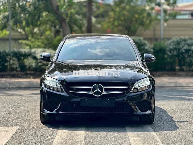 Mercedes Benz C180 Model 2021 1 chủ từ đầu