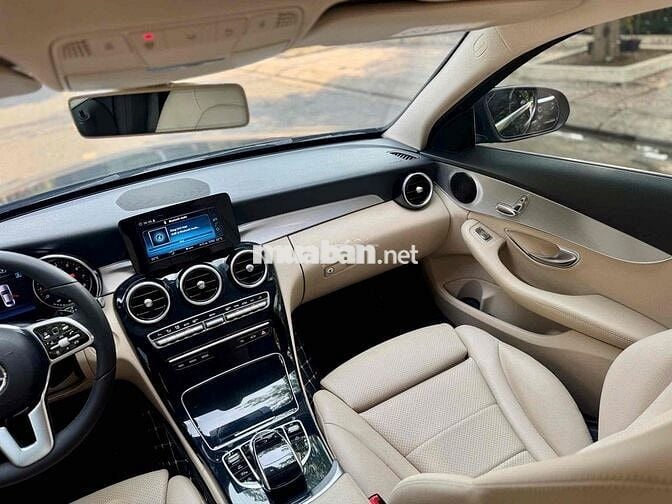 Mercedes Benz C180 Model 2021 1 chủ từ đầu