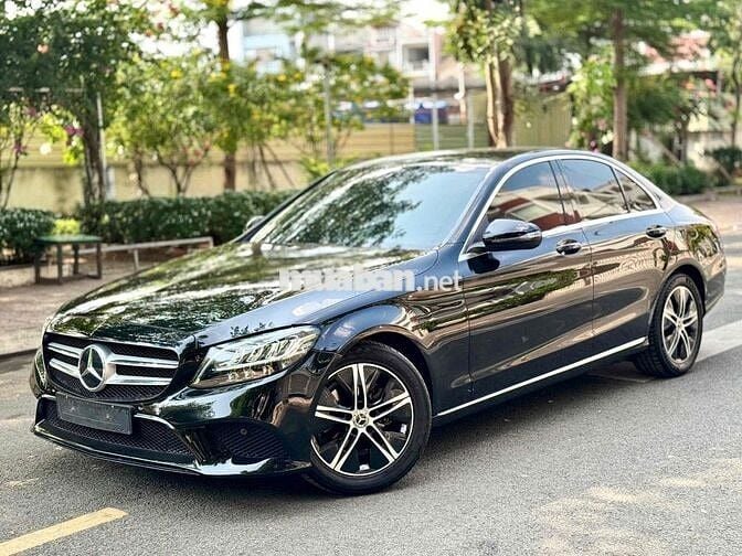 Mercedes Benz C180 Model 2021 1 chủ từ đầu