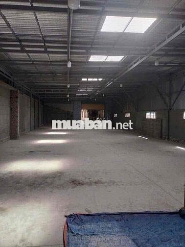 Cho thuê kho xưởng 600m2 , Mặt tiền Tô Ký đường cont 40F chạy 24/24