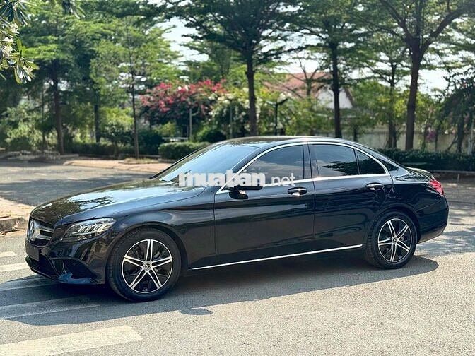 Mercedes Benz C180 Model 2021 1 chủ từ đầu