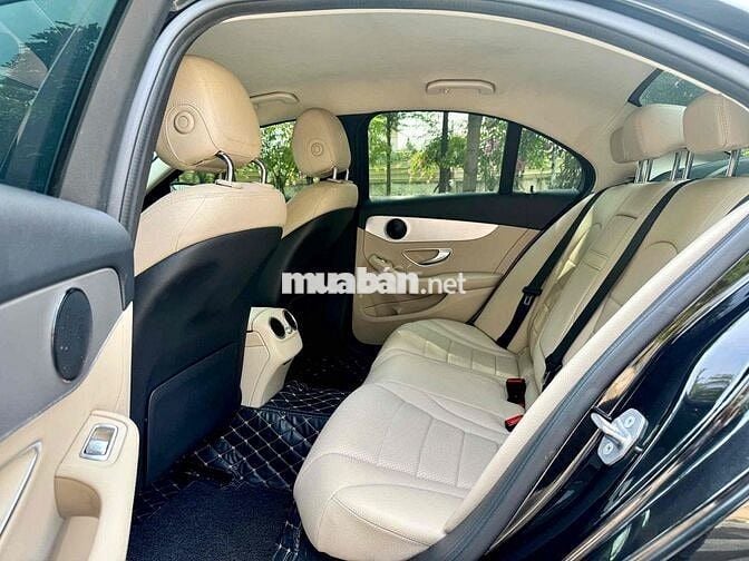 Mercedes Benz C180 Model 2021 1 chủ từ đầu