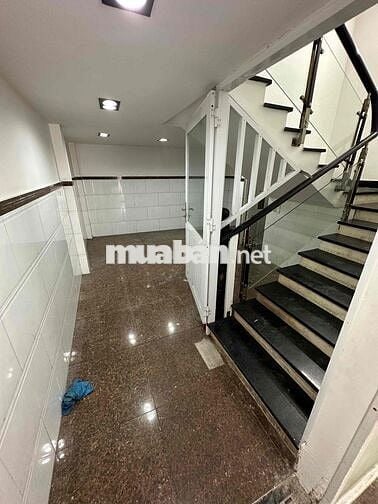 MTKD đường lớn gần Chợ Bình Tây Q6