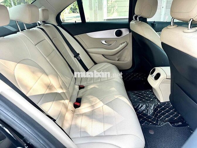 Mercedes Benz C180 Model 2021 1 chủ từ đầu