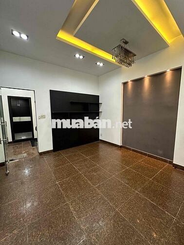 MTKD đường lớn gần Chợ Bình Tây Q6