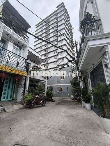 Gần chợ Gò Vấp 3 Tầng 3 PN xe hơi quay đầu gần nhà