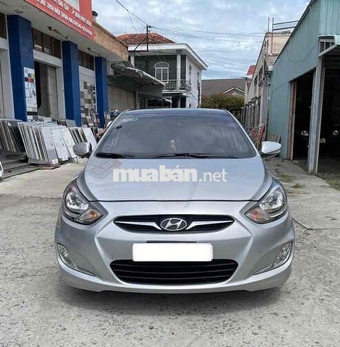 Hyundai Accent 2011 1.4 AT - 89000 km