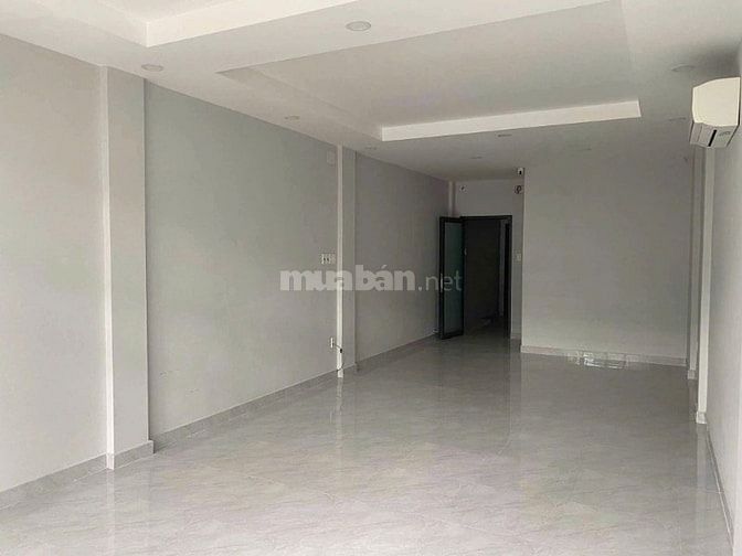 Cho thuê nhà 2 mặt tiền Trần Hưng Đạo, P.1, Q.5 giá 55tr
