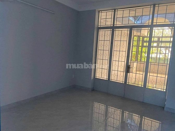 Cho thuê nhà 2 mặt tiền Trần Hưng Đạo, P.1, Q.5 giá 55tr