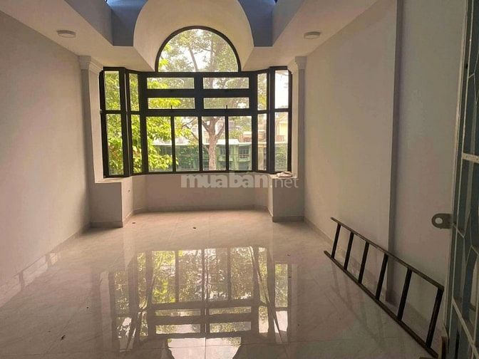 Cho thuê nhà 2 mặt tiền Trần Hưng Đạo, P.1, Q.5 giá 55tr