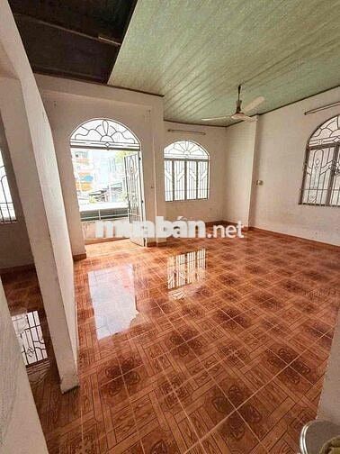 Nhà Kho 3Pha 6x22m (Nở Hậu 8m) 1Lầu. Hẻm 5m Gần MT. Khu Tên Lửa