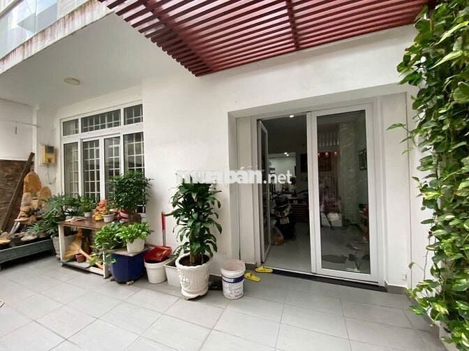 Cho thuê nhà nguyên căn 7x15m, đường Đinh Công Tráng, Q1