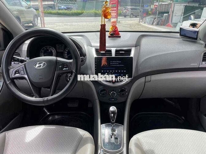 Hyundai Accent 2011 1.4 AT - 89000 km
