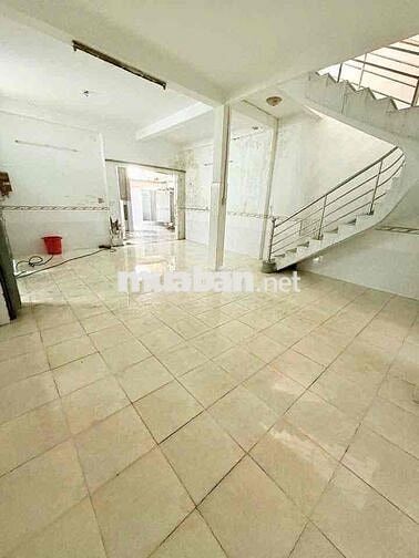 Nhà Kho 3Pha 6x22m (Nở Hậu 8m) 1Lầu. Hẻm 5m Gần MT. Khu Tên Lửa