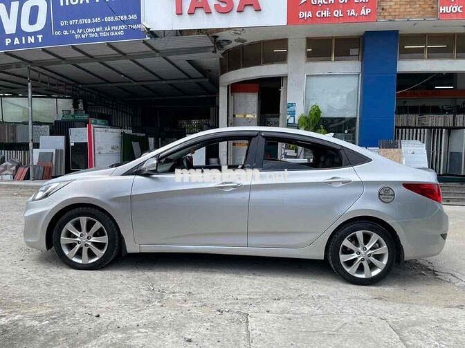 Hyundai Accent 2011 1.4 AT - 89000 km