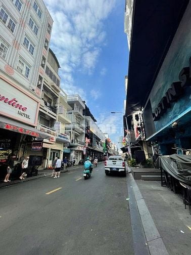 Bán gấp MT Phường Bến Thành Quận 1 DT NH 9m x 15m giá 63 tỷ TL  
