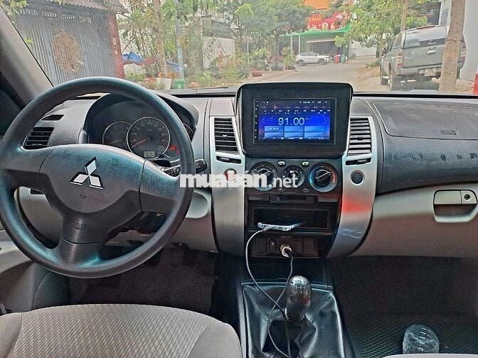 Mitsubishi Pajero Sport 2017 số sàn máy dầu