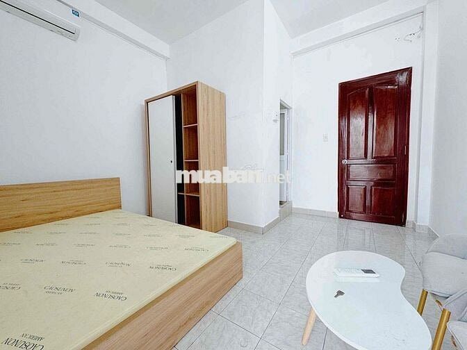 Căn hộ tách bếp ngay Ngã tư Hàng Xanh