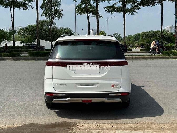 Kia Carnival 2023 Premium 2.2D 8S - 48000 km