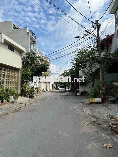 CHDV HXH Phạm Văn Đồng, gần Gigamal - 204m2, ngang khủng 14m2, thu nhậ