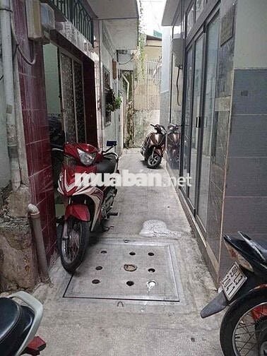 nhà nc trệt 2 lầu sân thượng 2pn 3vs nguyên công hoan P7 BT