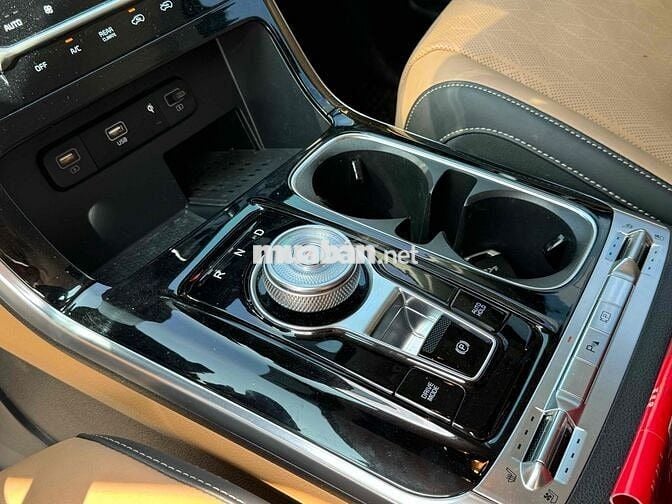 Kia Carnival 2023 Premium 2.2D 8S - 48000 km