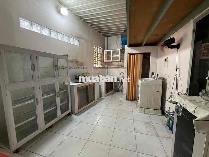 Bán nhà phường Thống Nhất giá rẻ - sát đường chính