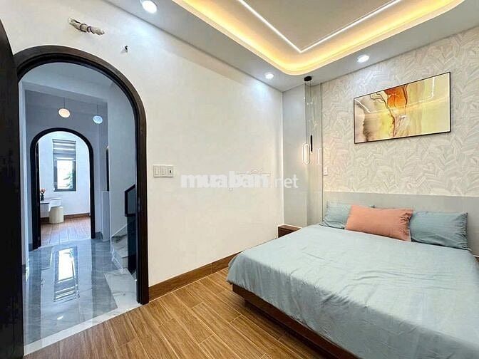NHÀ MỚI XÂY FULL NỘI THẤT CHO LÀM CHDV - Đ.Hai Bà Trưng - 8PN, 9WC