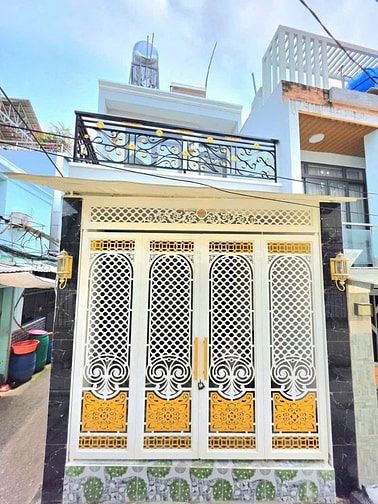 NHÀ ĐẸP – 1 LẦU – 4 tỷ 790 – XE HƠI  TỚI NHÀ – KẾ QUẬN 7