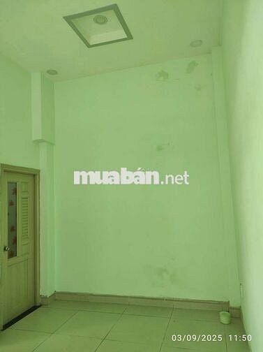 Phòng ngủ toilet, phòng khách tầng trệt nhà nguyên căn 2 lầu Linh Đông