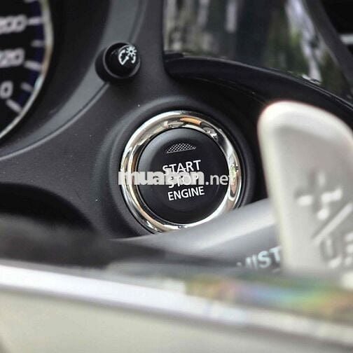 Mitsubishi Outlander 2.0CVT model 2023 màu trắng