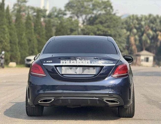 Merểcdes C300 AMG sx 2019 màu xanh CVS siêu đẹp