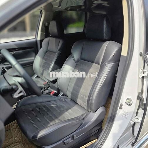 Mitsubishi Outlander 2.0CVT model 2023 màu trắng