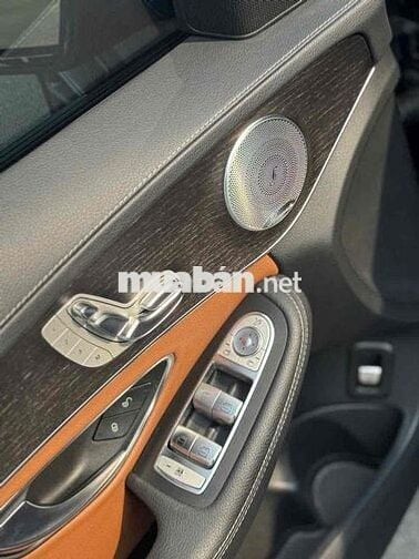 Merểcdes C300 AMG sx 2019 màu xanh CVS siêu đẹp